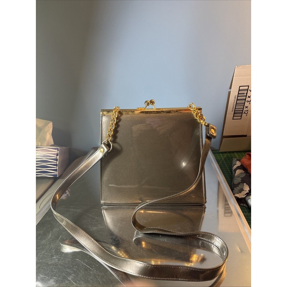 Vintage Style Paten Leather Kiss lip purse With Cross Body Strap
